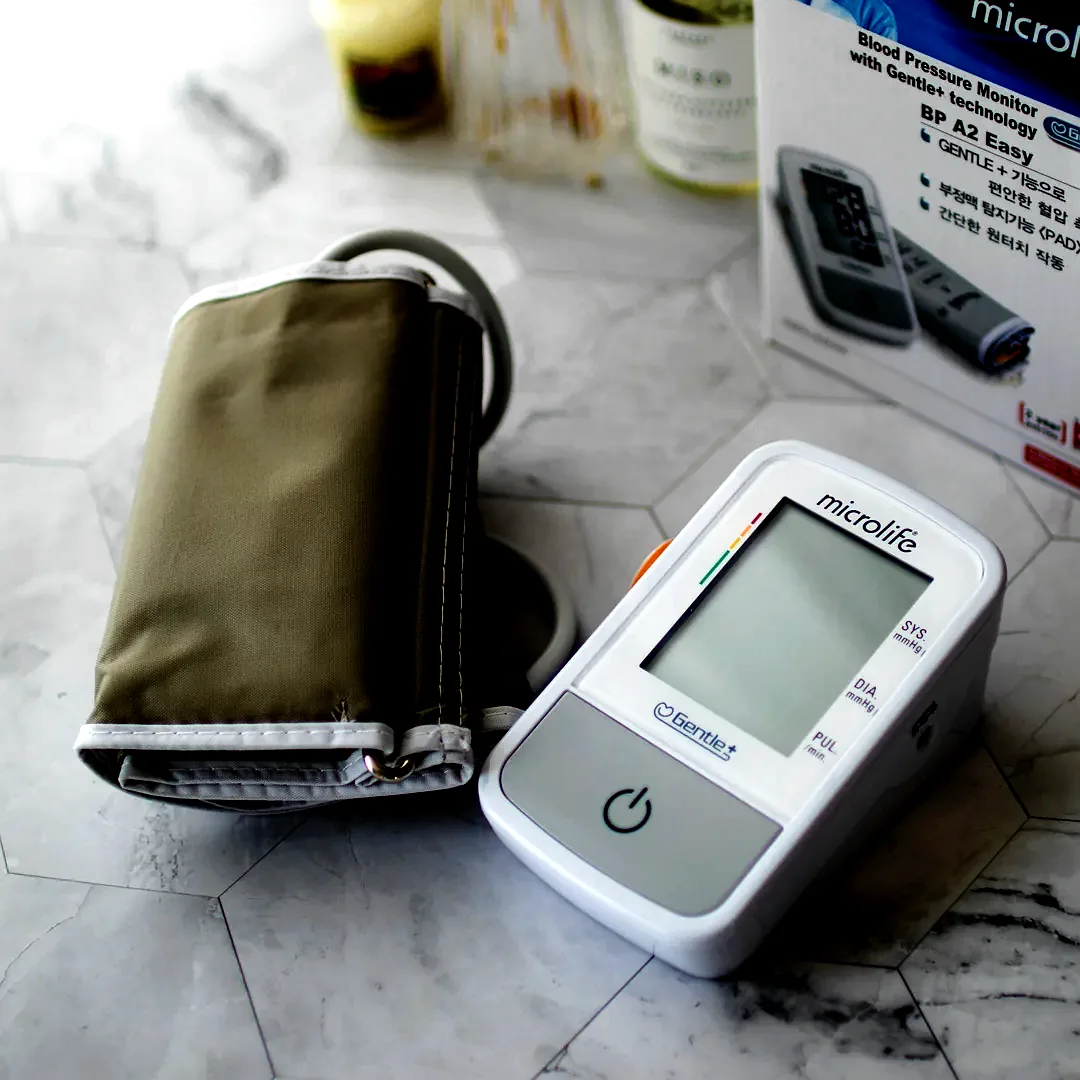 가정용 전자혈압계 혈압측정기 기계 체크기 심박수 커프형 국산 휴대용 자동 24시간 병원용 이미지 6